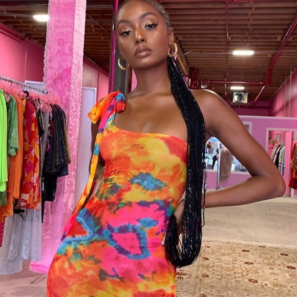 Beautiful Summer Dress - Picture 2 of 2